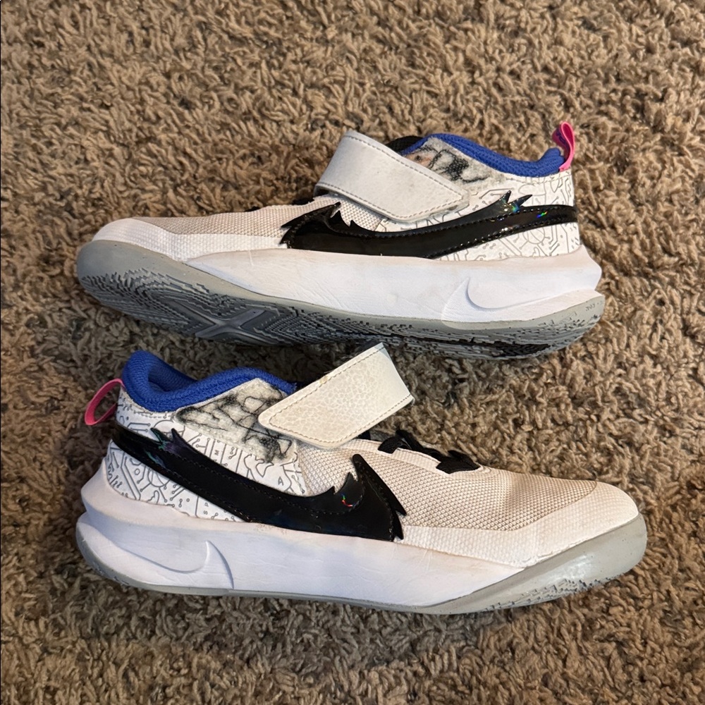 Kid's NIKE Space Jam x Team Hustle DH8055-100. Computer chip sneakers 3Y.